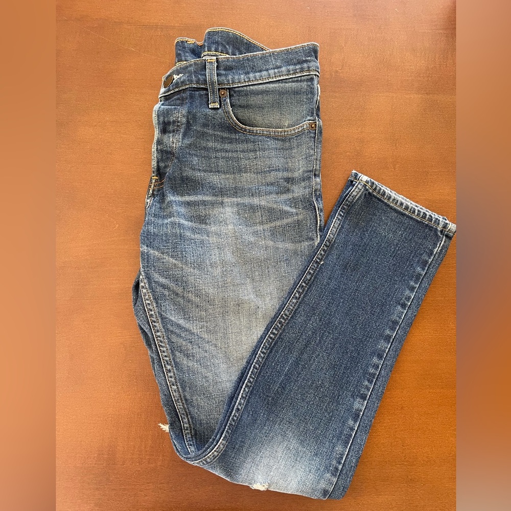 Men’s Hollister Jeans 32x30 Distressed
